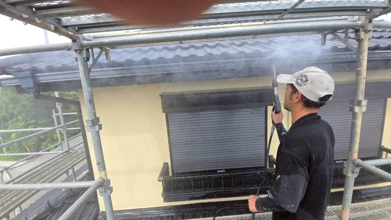 雨樋部分の高圧洗浄