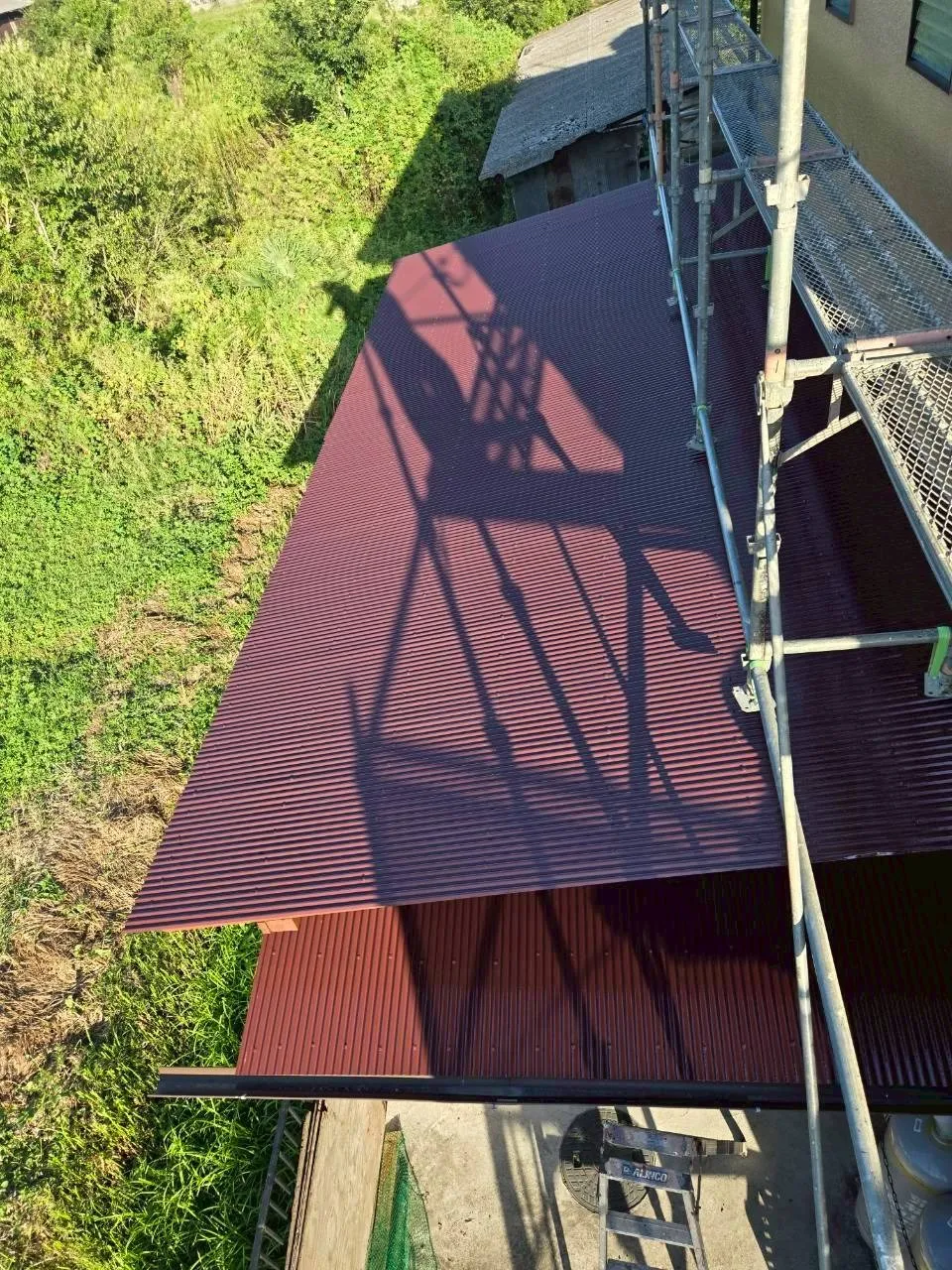 物置屋根塗装完了